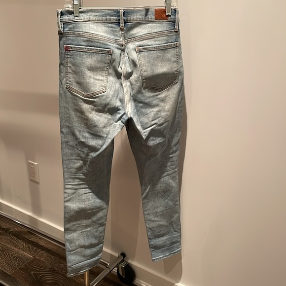 Urban Outfitters Ladies light wash jeans - Picture 3 of 3